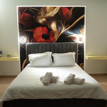 The Whole Packet A5 Center With Parking Apartamento Larissa Exterior foto