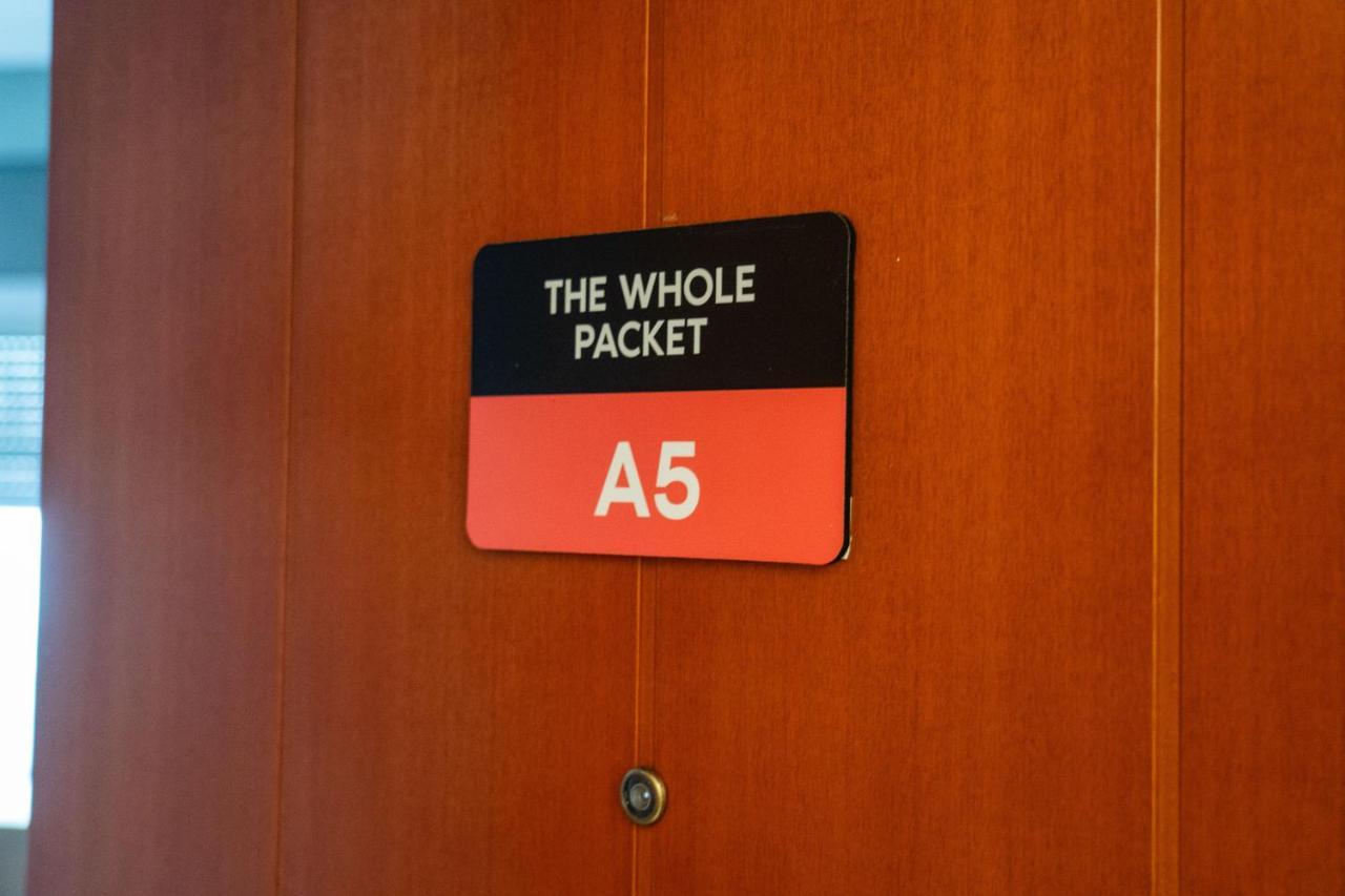 The Whole Packet A5 Center With Parking Apartamento Larissa Exterior foto