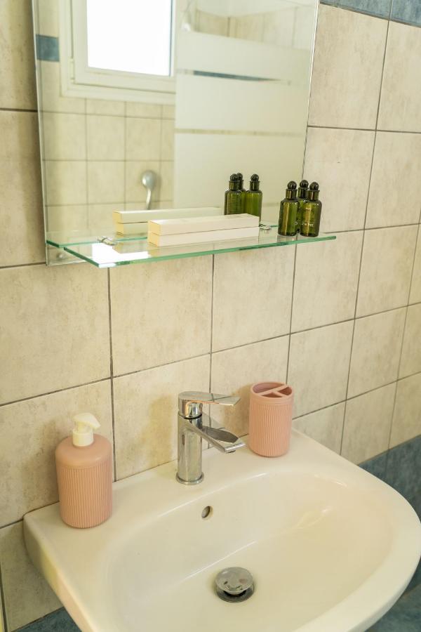The Whole Packet A5 Center With Parking Apartamento Larissa Exterior foto